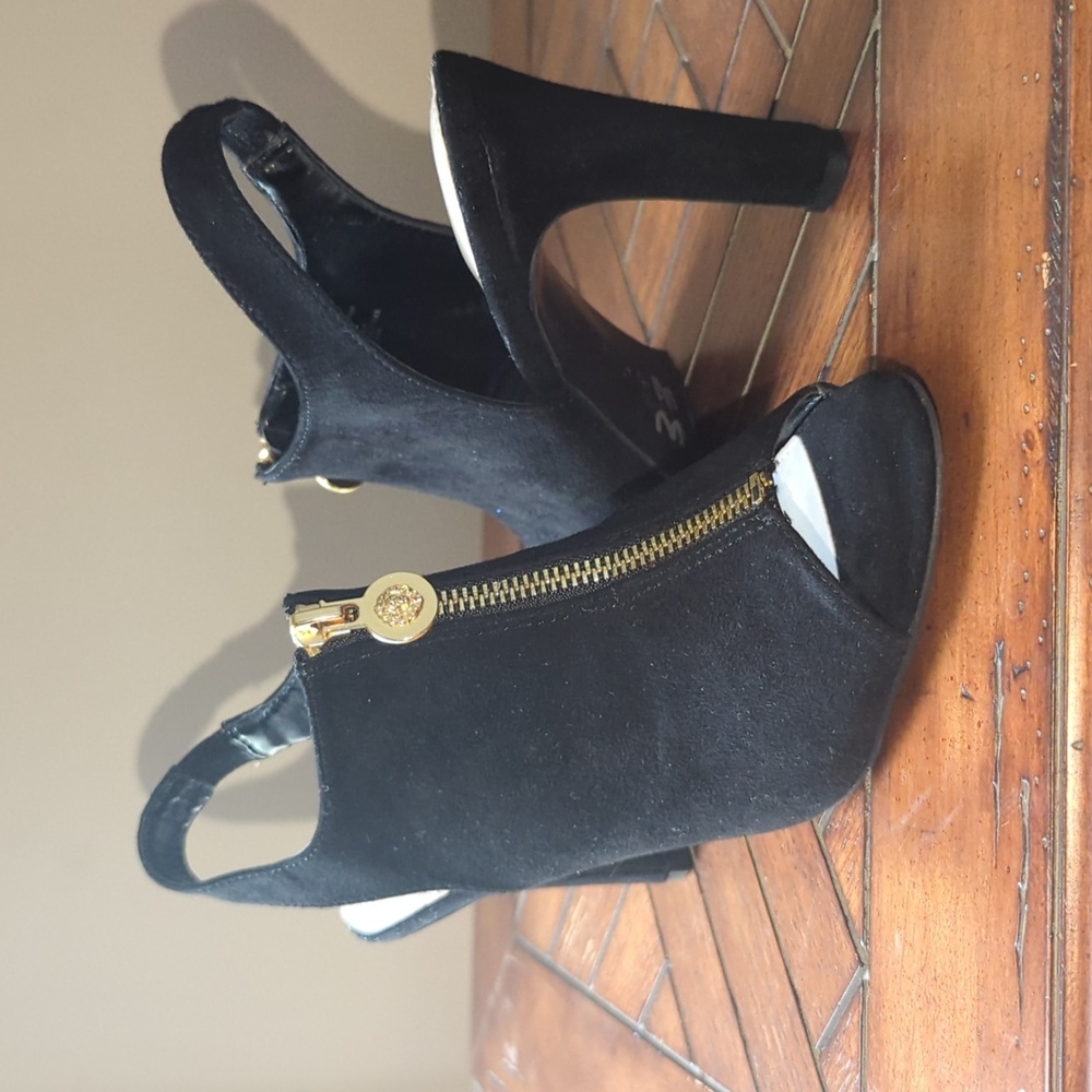 Anne Klein black zipper heel,size 7